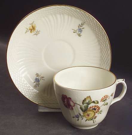 Frijsenborg Flat Cup & Saucer Set