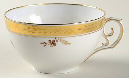 Golden Basket Oversized Cup