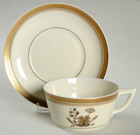 Golden Clover (White) Flat Cup & Saucer Set