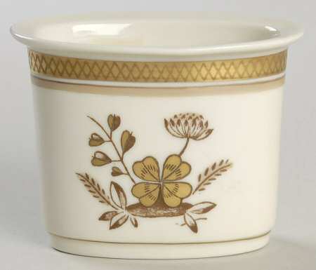 Golden Clover (Cream) Cigarette Holder by Royal Copenhagen