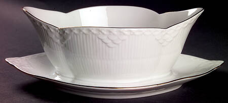 Gold Fan Gravy Boat with Attached Underplate