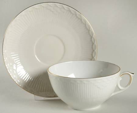 Gold Fan Breakfast Cup & Saucer Set