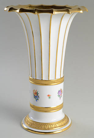 Henriette 10" Flared Vase