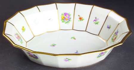 Henriette 9" Oval Vegetable Bowl