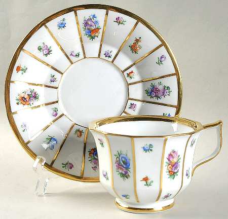 Henriette Oversized Cup & Saucer Set
