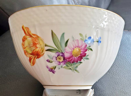 Light Saxon Flower Open Sugar Bowl