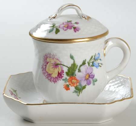 Light Saxon Flower Custard & Saucer Set with Lid