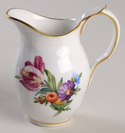 Light Saxon Flower Mini Creamer