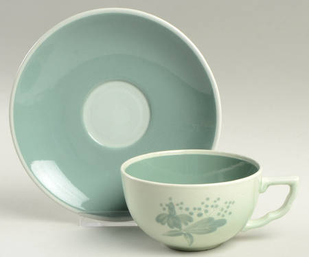 Nils Green Flat Cup & Saucer Set