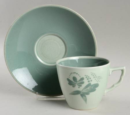 Nils Green Flat Cup & Saucer Set