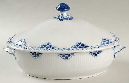 Princess Blue Oval Covered Vegetable