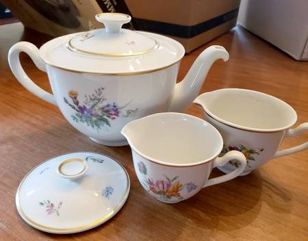 Primavera Teapot & Lid