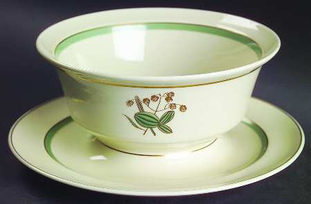 Quaking Grass Gravy Boat with Attached Underplate