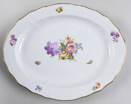 Saxon Flower (1221) 14" Oval Serving Platter