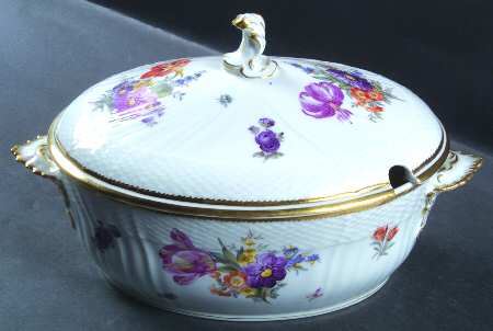Saxon Flower (1221) Tureen &  Lid