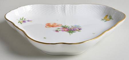 Saxon Flower (1221) Triangular Cake Plate
