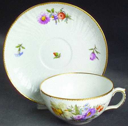 Saxon Flower (1221) Flat Cup & Saucer Set