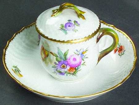 Saxon Flower (1221) Custard Cup and Saucer Set with Lid