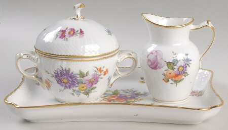 Saxon Flower (1221) Creamer & Sugar with Lid & Tray Set
