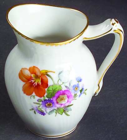 Saxon Flower (1221) Mini Creamer