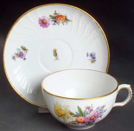 Saxon Flower (1221) Breakfast Cup & Saucer Set