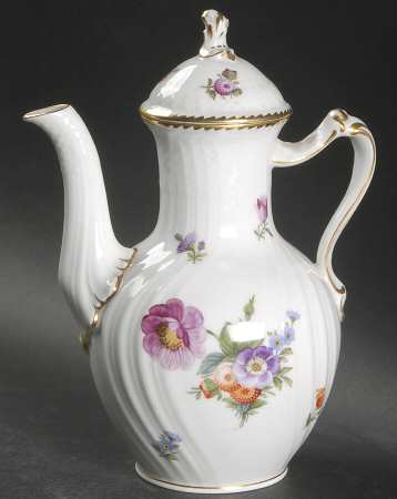 Saxon Flower (1221) Mini Coffee Pot & Lid