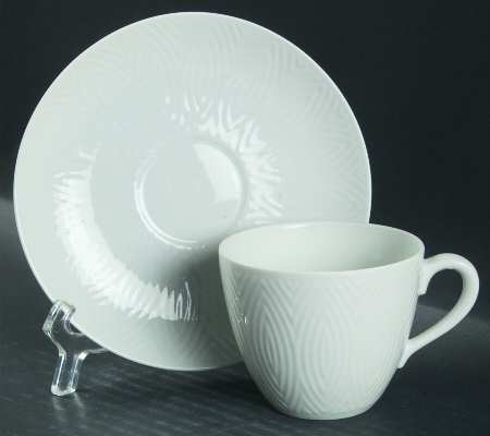 Salto Flat Cup & Saucer Set