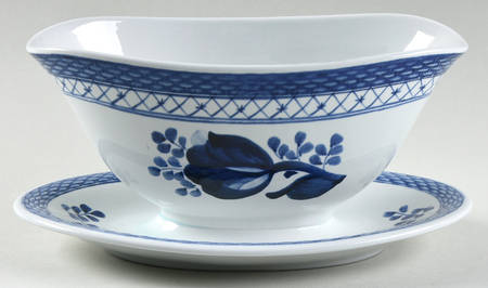 Tranquebar Blue (Rim, Wide Lattice Band) Gravy Boat with Attached Underplate