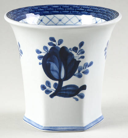 Tranquebar Blue (Rim, Wide Lattice Band) Vase