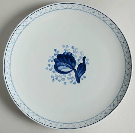 Tranquebar Blue (Rim, Narrow Lattice Band) Coupe Dinner Plate