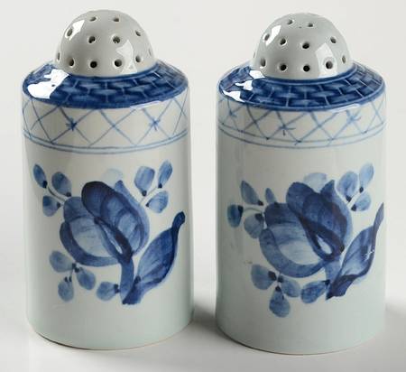 Tranquebar Blue (Rim, Wide Lattice Band) Individual Salt & Pepper Set