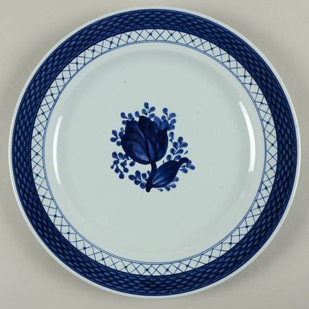 Tranquebar Blue (Rim, Wide Lattice Band) Dinner Plate