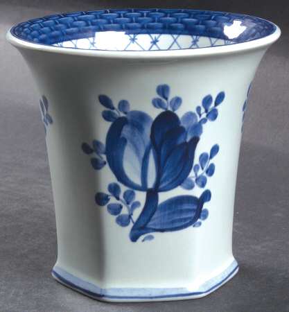 Tranquebar Blue (Rim, Wide Lattice Band) 4" Vase