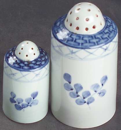 Tranquebar Blue (Rim, Wide Lattice Band) Salt & Pepper Set