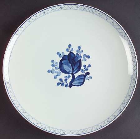 Tranquebar Blue (Rim, Narrow Lattice Band) Coupe Luncheon Plate