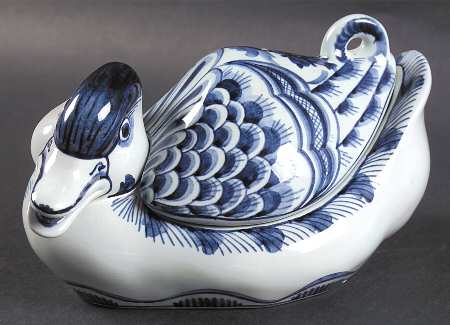 Tranquebar Blue (Rim, Wide Lattice Band) Duck Bon Bon & Lid