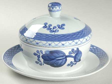 Tranquebar Blue (Rim, Wide Lattice Band) Round Covered Butter
