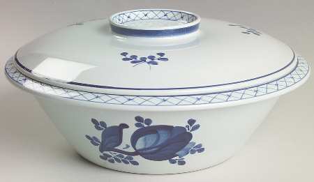 Tranquebar Blue (Rim, Narrow Lattice Band) Round Covered Vegetable