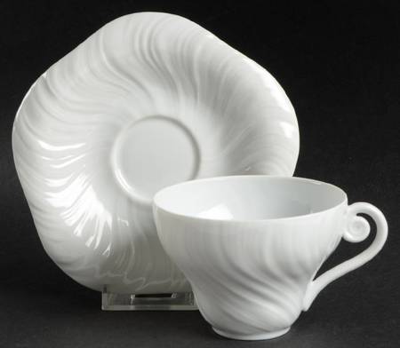 Triton Flat Cup & Saucer Set
