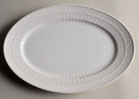 White Fan 11" Oval Serving Platter