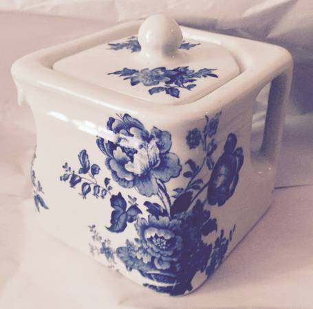 Charlotte Blue On White Individual Teapot & Lid