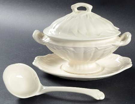 Wheat (Cream) Sauce Boat & Lid & Underplate & Ladle