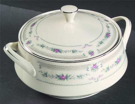 Serenity Round Covered Vegetable