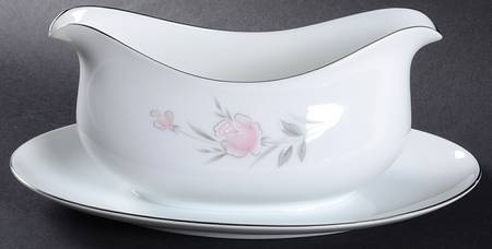 Belle Rose Gravy Boat with Attached Underplate