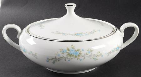 Blue Fantasy Round Covered Vegetable