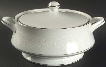 Brocade Round Covered Vegetable