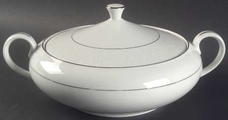 Brocade Round Covered Vegetable