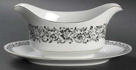 Seville Gravy Boat with Attached Underplate
