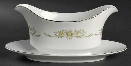 Sharon Gravy Boat with Attached Underplate