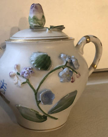 Spring Time Figural Sugar Bowl & Lid